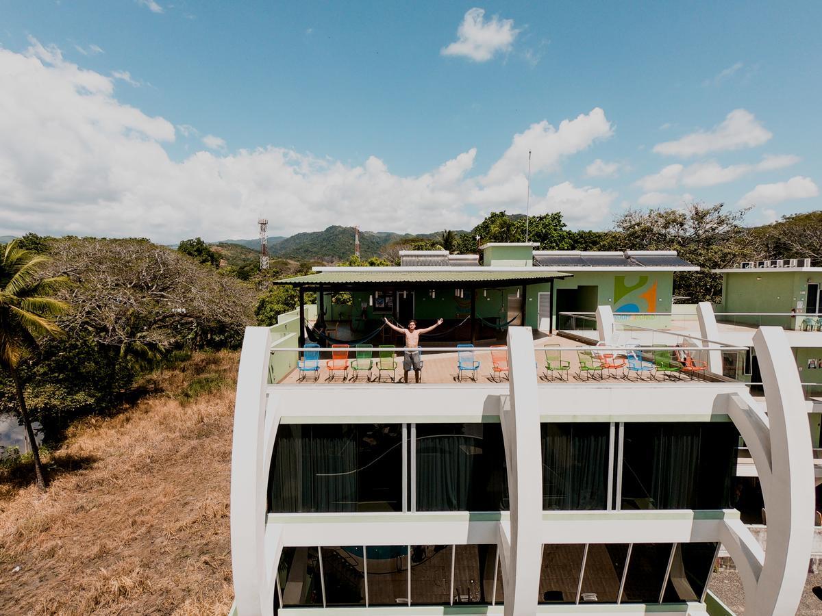 Room2Board Hostel And Surf School Jaco Luaran gambar