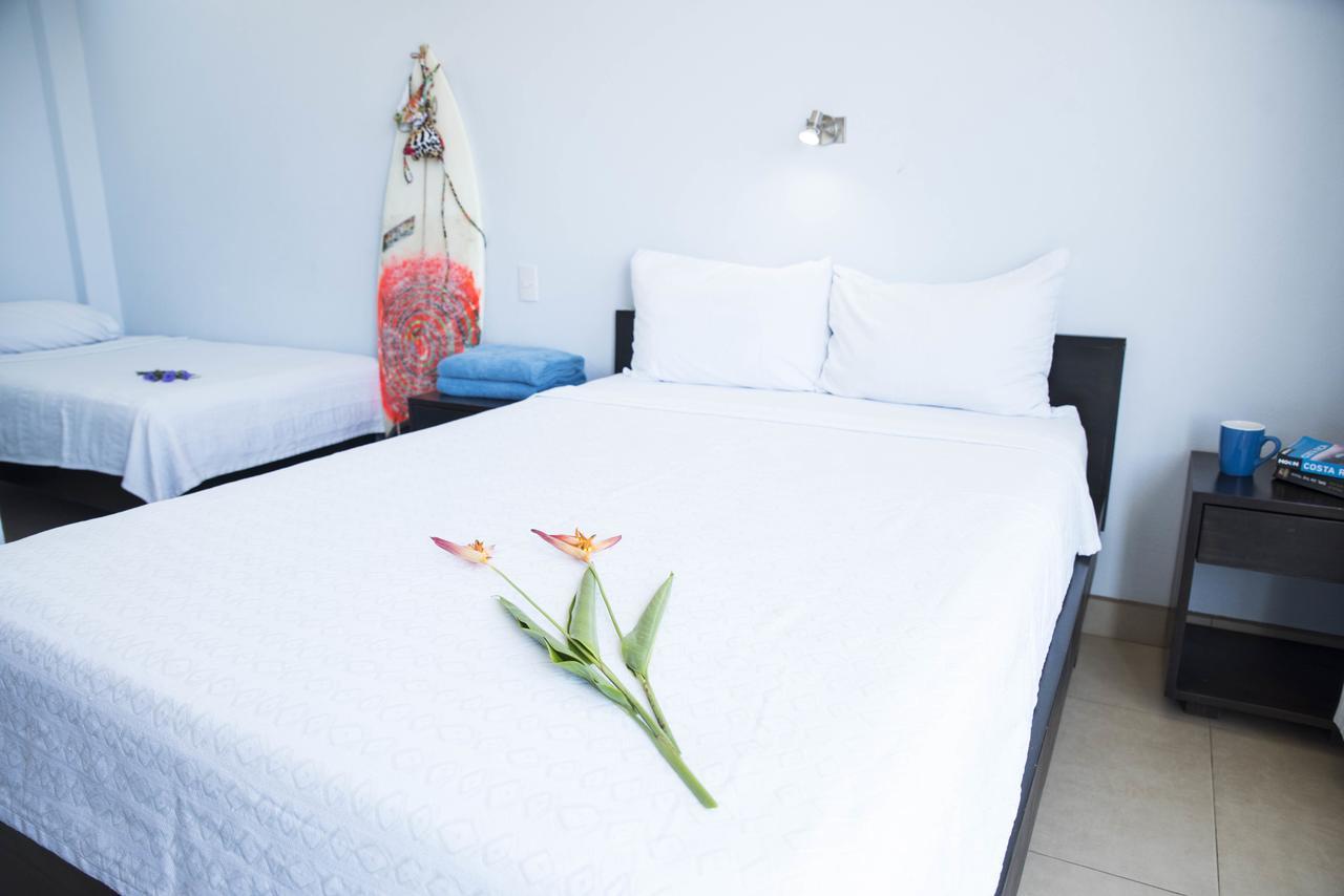 Room2Board Hostel And Surf School Jaco Luaran gambar