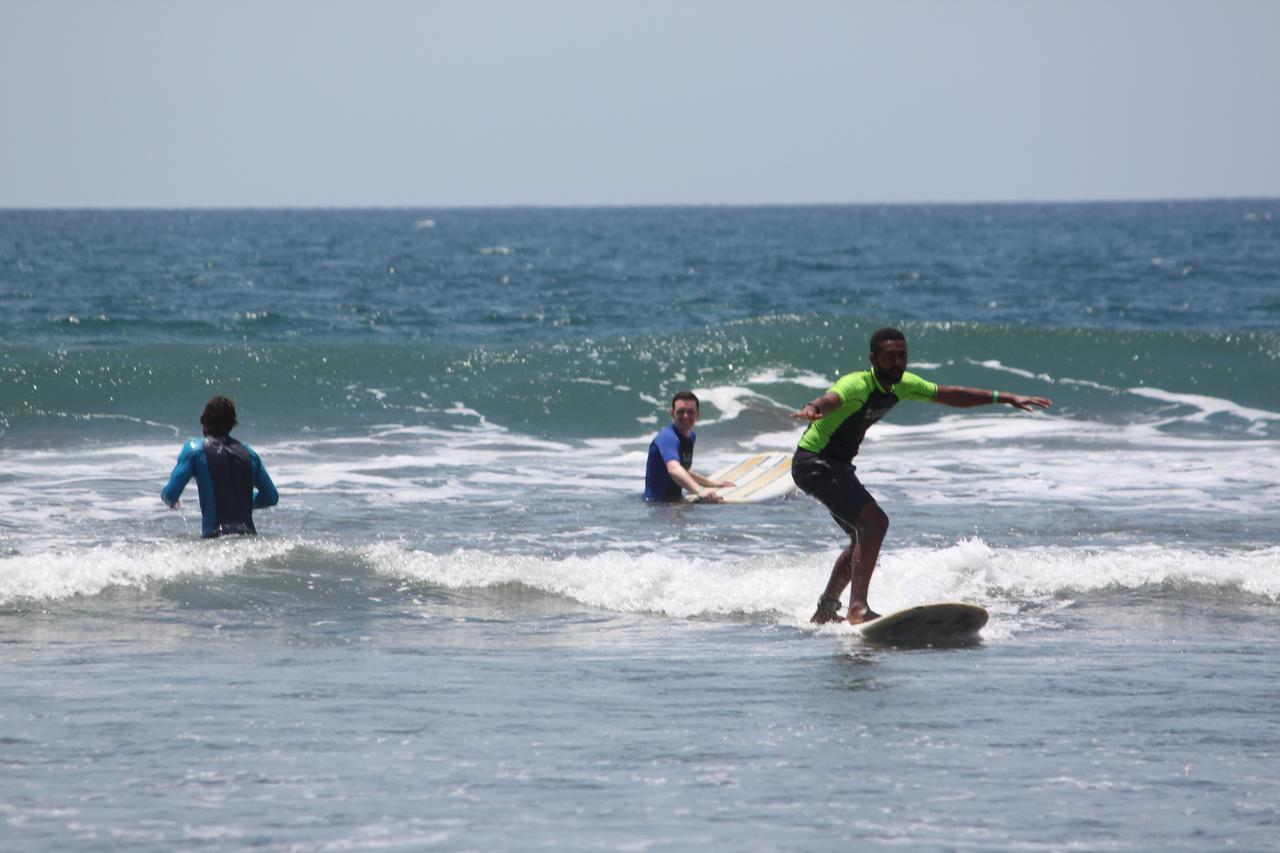 Room2Board Hostel And Surf School Jaco Luaran gambar