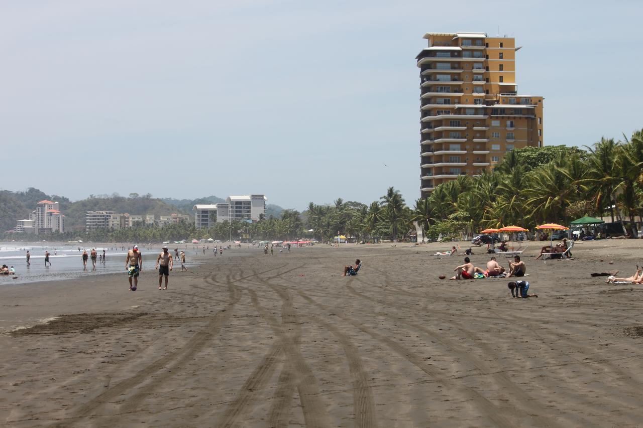 Room2Board Hostel And Surf School Jaco Luaran gambar
